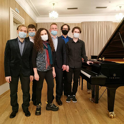 Концерт учеников класса доцента Московской государственной консерватории им П.И. Чайковского Сергея Асировича Кузнецова в рамках проекта #GlierOnline